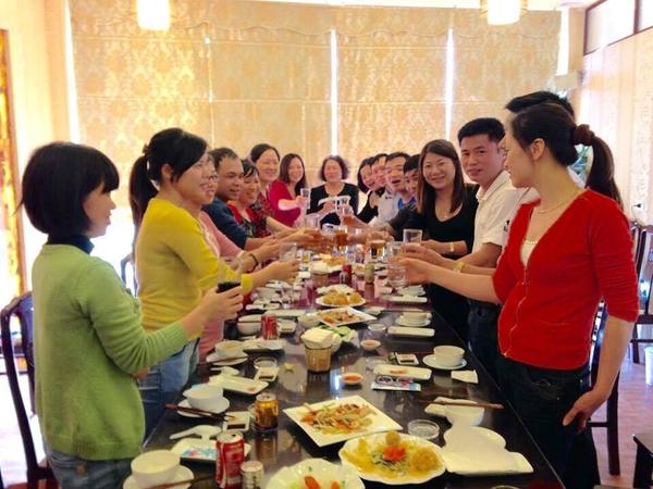 Tận tình phục vụ khách hàng tổ chức sự kiện
