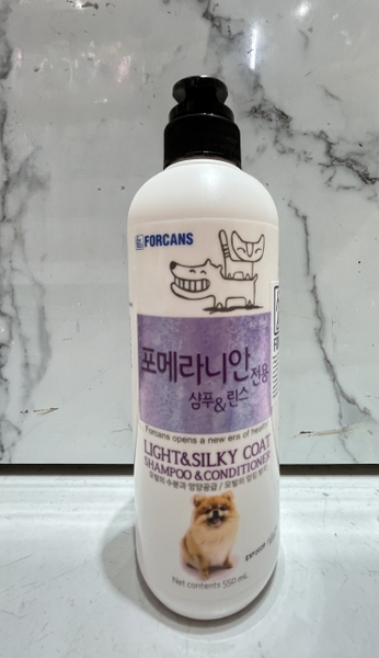 Sữa Tắm Cho Chó Con Da Nhạy Cảm Forcans Light & Silky Coat 550ml