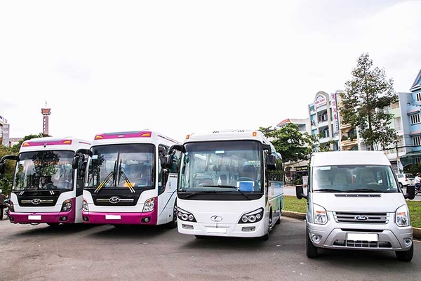 Thuê Xe Du Lịch Cho Nhóm Đông Người: Làm Sao Để Tiết Kiệm Chi Phí?