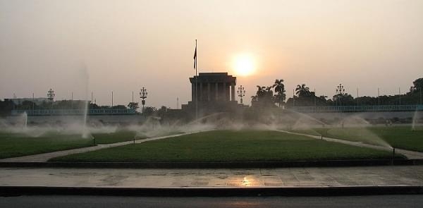 Quảng trường Ba Đình, lăng Bác và nhà Bác - Nét văn hóa Việt