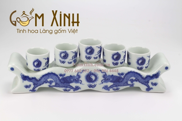 kỷ ngai rồng 