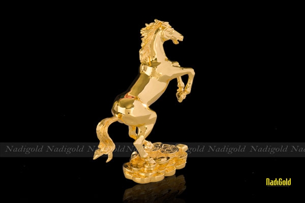 Tượng ngựa phong thủy mạ vàng cỡ nhỡ