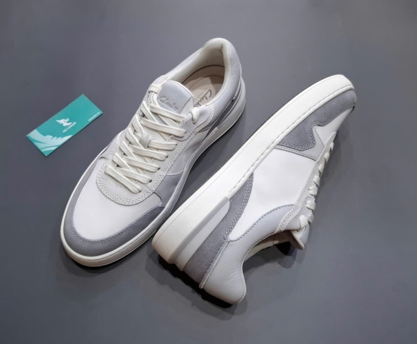 Giày thời trang C.L.A.R.K.S - trắng xám