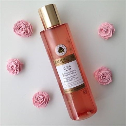 Nước hoa hồng Sanoflore Essence Aqua Rose 200ml