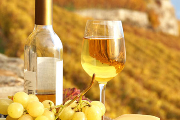 Rượu vang màu vàng - Màu rượu thể hiện sự sang trọng