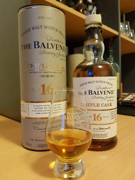 Rượu The Balvenie 16 Triple Cask là Single Malt Scotch Whisky hấp dẫn
