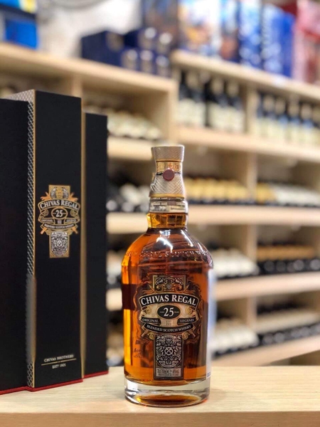 Rượu Chivas 25