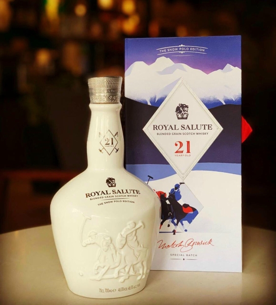 Rượu Chivas 21