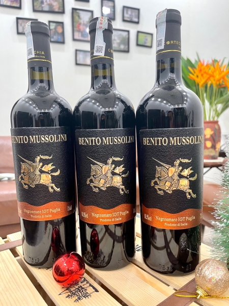 Rươu vang Ý Benito musscolini Negroamaro 16,15%-giá rẻ nhất