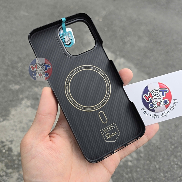 Ốp lưng carbon Benks Montage ArmorAir Case iPhone 16 Pro Max / 16 Pro