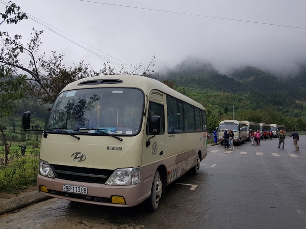 Xe 29 chỗ đi Chùa Hương 1 ngày