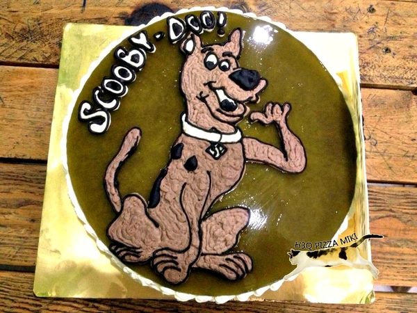 Bánh mousse trà xanh matcha tròn đường kính 18cm trang trí Scooby Doo