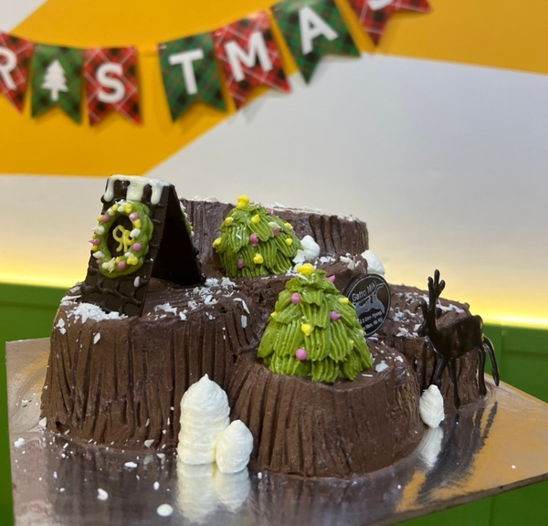 Gatto khúc cây socola cỡ lớn (ĐẶT TRƯỚC 6 TIẾNG - chỉ có trong dịp Giáng Sinh)