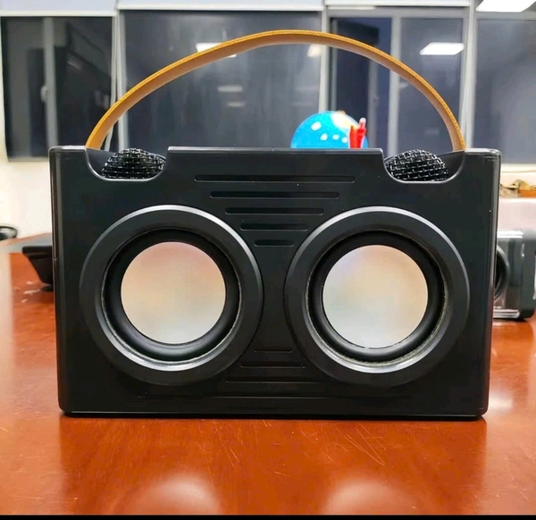 Loa karaoke WJ-A830 bass mạnh tặng kèm 2 micro thay đổi giọng nói