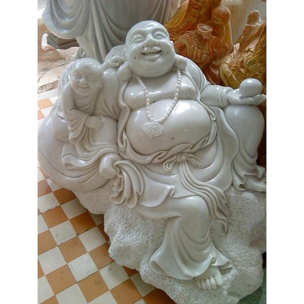 tuong-phat-di-lac-nam-bang-da-trang