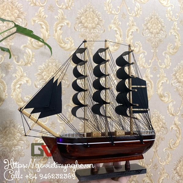 Mô hình thuyền gỗ trang trí - Thuyền gỗ Le Belem của Pháp - Dài 27cm - Buồm vải đen
