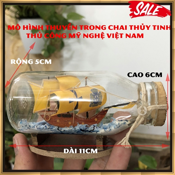 [Thủ Công Mỹ Nghệ] Mô hình tàu thuyền gỗ trong chai thủy tinh trang trí bàn làm việc - Buồm màu vàng - Dài 11cm