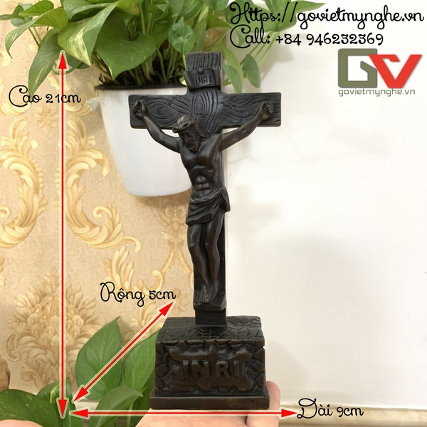 Tượng đá trang trí cây thánh giá hình chúa Jesus với chữ INRI - Chiều cao 21cm - Màu nâu đen