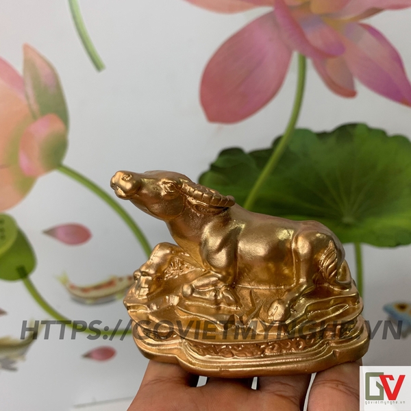 Tượng trâu đá trang trí phong thủy - Dài 10cm - Màu nhũ đồng