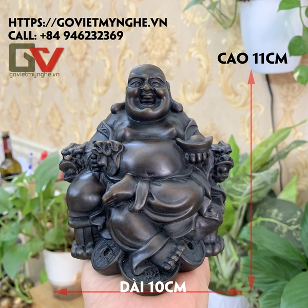 Tượng đá trang trí tượng Phật Di Lặc ngồi trên ghế vàng cầm vàng - Cao 11cm - Nâu đen