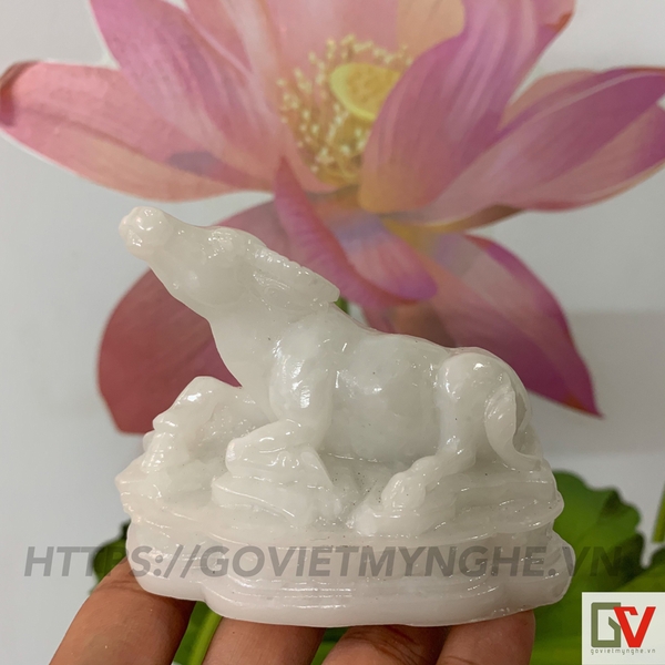 Tượng trâu trang trí phong thủy - Chiều dài 10cm - Màu trắng đá non nước