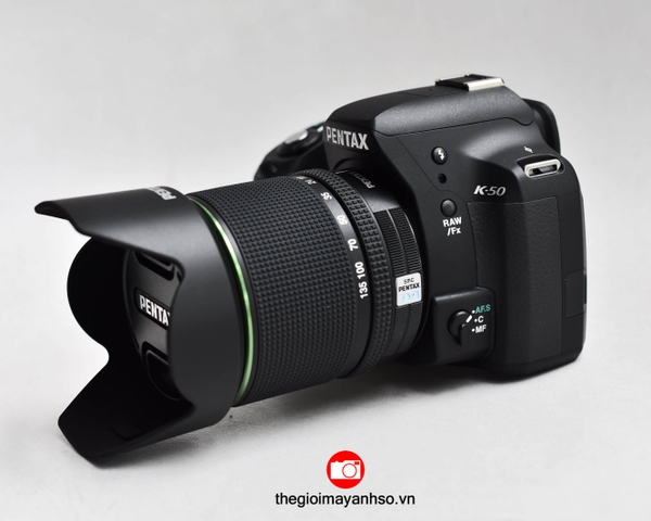 Pentax K-50 Kit 18-135mm f/3.5-5.6