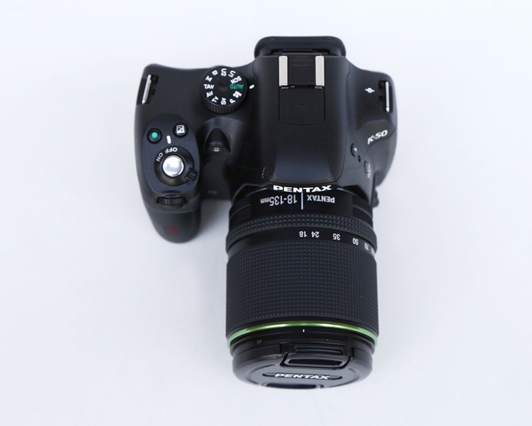 Pentax K-50 Kit 18-135mm f/3.5-5.6