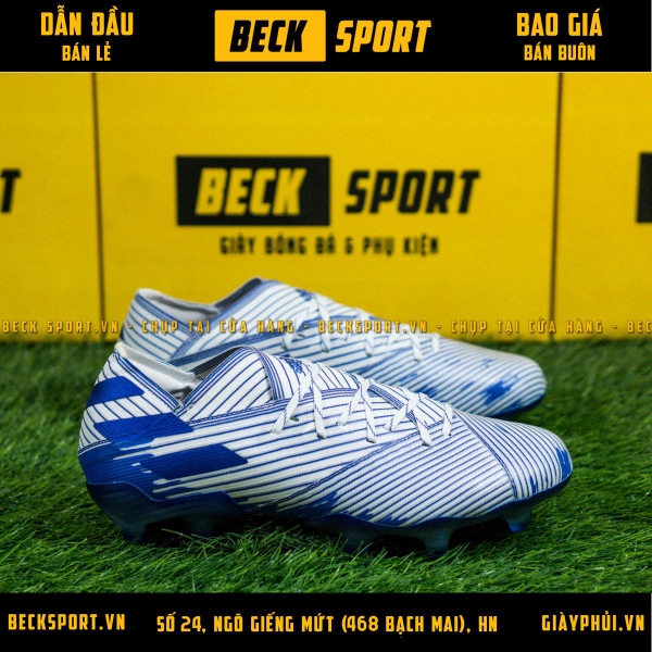 giay-bong-da-adidas-nemeziz-19-1-trang-vach-xanh-than-fg