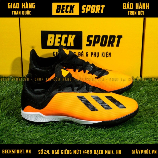 giay-bong-da-adidas-x-18-3-cam-vach-den-de-den-tf