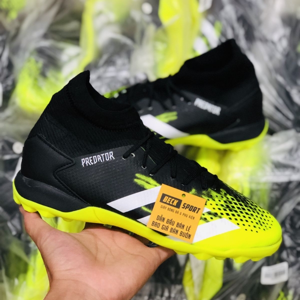 giay-bong-da-adidas-predator-20-3-den-non-chuoi-vach-trang-co-cao-tf