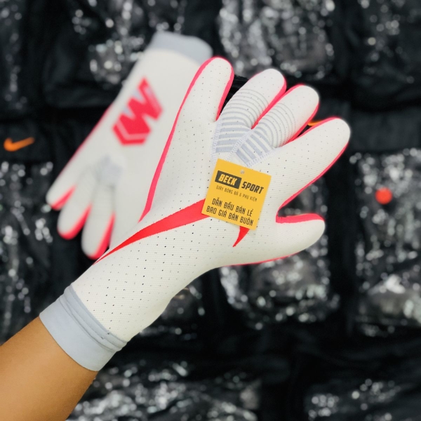 gang-tay-nike-mercurial-touch-trang-hong-khong-xuong