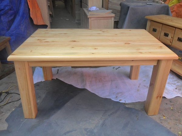 bộ bàn ăn gỗ thông