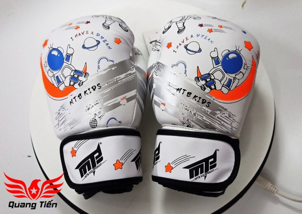 Găng tay boxing mini màu trắng MTB trẻ em 6oz 6.0 new cá tính new 2025