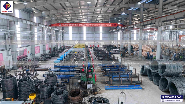 Toàn cảnh hệ thống máy móc sản xuất tự động ty ren Thịnh Phát