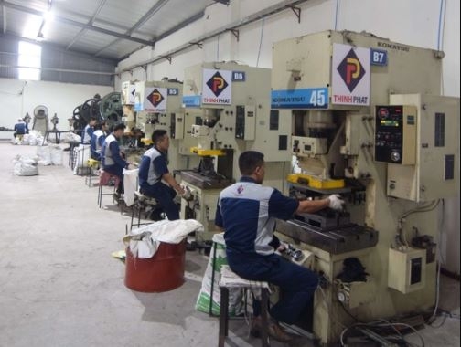 Hệ thống máy đột sản xuất đai treo ống tại Thịnh Phát