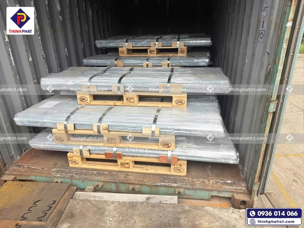 Container ty ren hệ inch Thịnh Phát chuẩn bị xuất xưởng