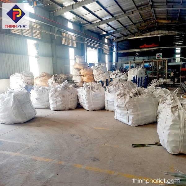 Xuất kho đơn hàng kẹp treo Thịnh Phát