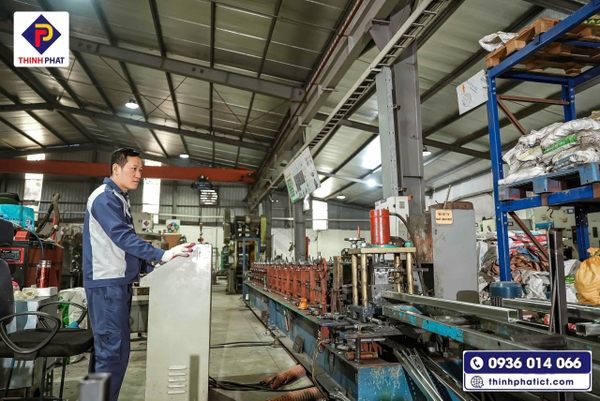 máy sản xuất thanh unistrut Thịnh Phát 