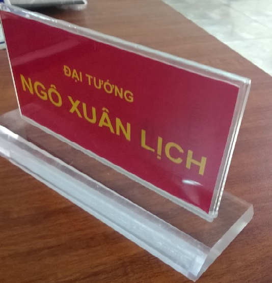Kết quả hình ảnh cho biển chức danh