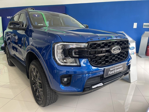 Ford Everest Sport 2.0L 4x2 AT (1 cầu, số tự động)