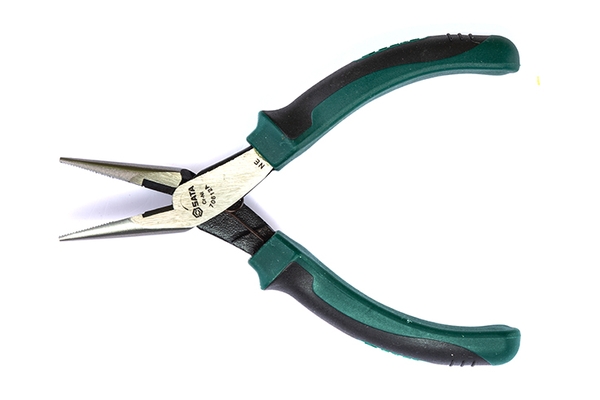 Kìm mũi thẳng nhỏ SATA 5.5 inch 70612A