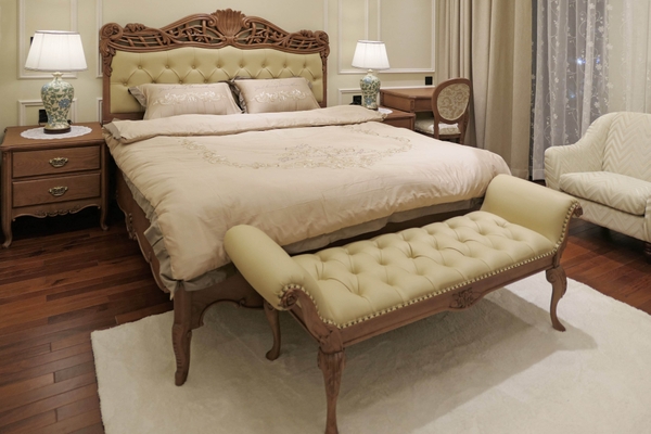 Giường gỗ cổ điển 01 - GI5