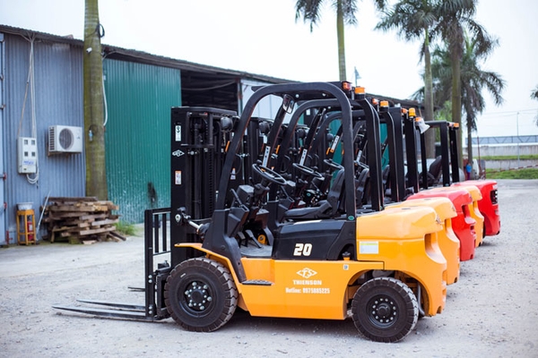 Mọi thứ bạn cần biết trước khi  mua một chiếc xe nâng dầu đã qua sử dụng