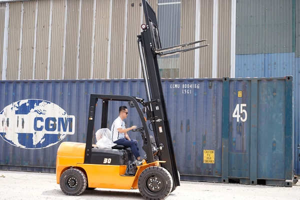 Tìm hiểu về chiều cao cột xe nâng, những điều cần biết trước khi mua