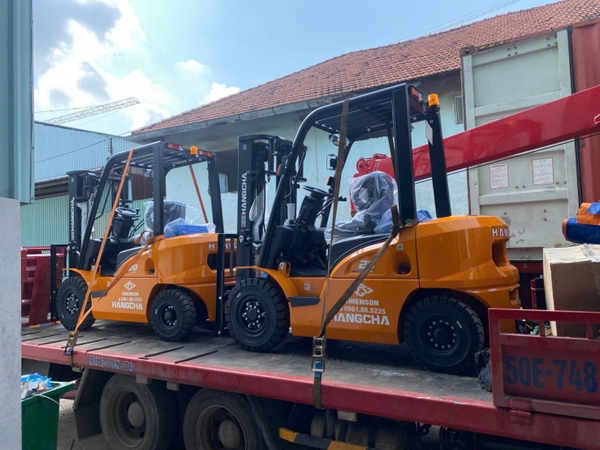Tìm Hiểu Xe Nâng Dầu 1-3.5 Tấn: Tại Sao Vẫn Được Sử Dụng Rộng Rãi Ngày Nay?