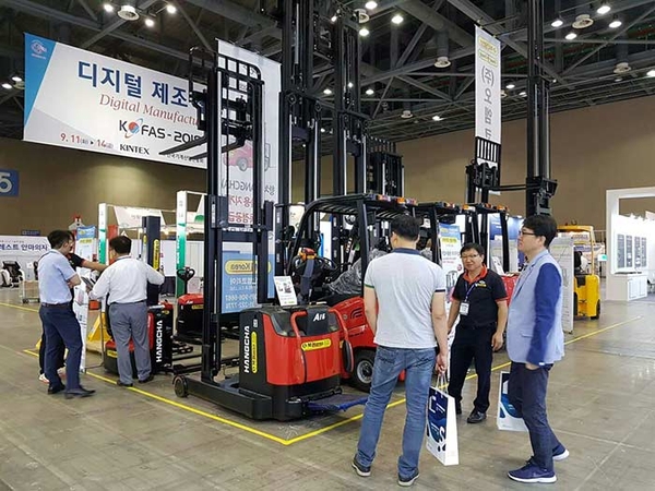 Trung Quốc đang trở thành người chơi chính trong thị trường xuất khẩu xe nâng