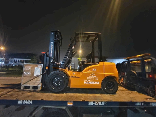 xe-nang-dien-hang-cha-3T-pin-lithium-ion