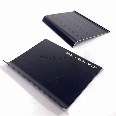 Len tường nhôm cao 80 màu đen mờ