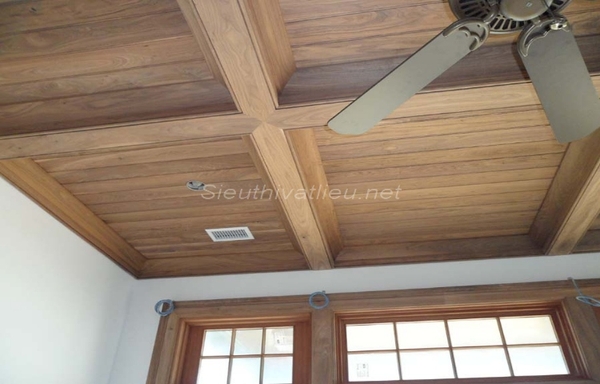 Trần ốp gỗ tự nhiên Walnut