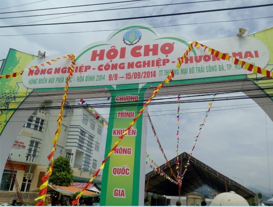 Hội chợ Nông nghiệp - Công nghiệp - Thương mại miền núi phía bắc